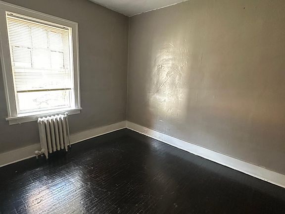 3rd image of 237 Field St Unit 1