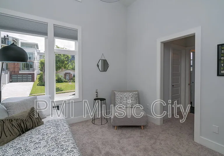 936 Southside Pl — Photo 34