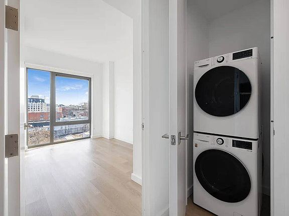 2nd image of 562 Grand Ave #103