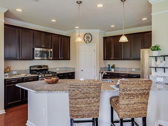 5th image of 118 Skylar Ln