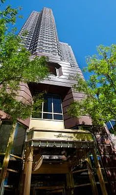 Rented by Luxury Habitat | media 37