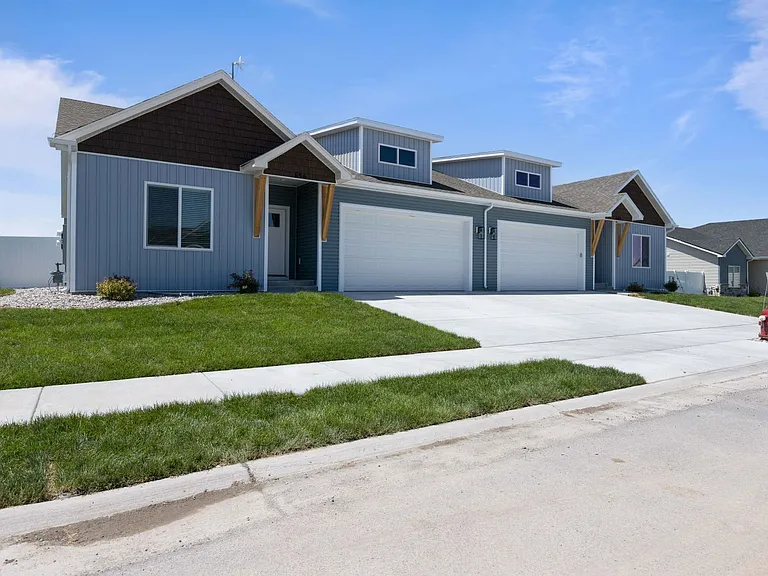 656 Jeanine Dr — Photo 65