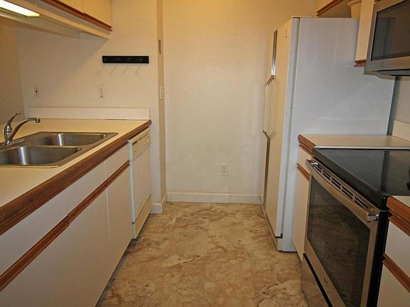 3rd image of 5702 Mango Ln