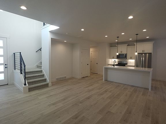 3rd image of 636 W Cottage Park Ln