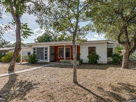 2nd image of 771 LINDA LOU DR