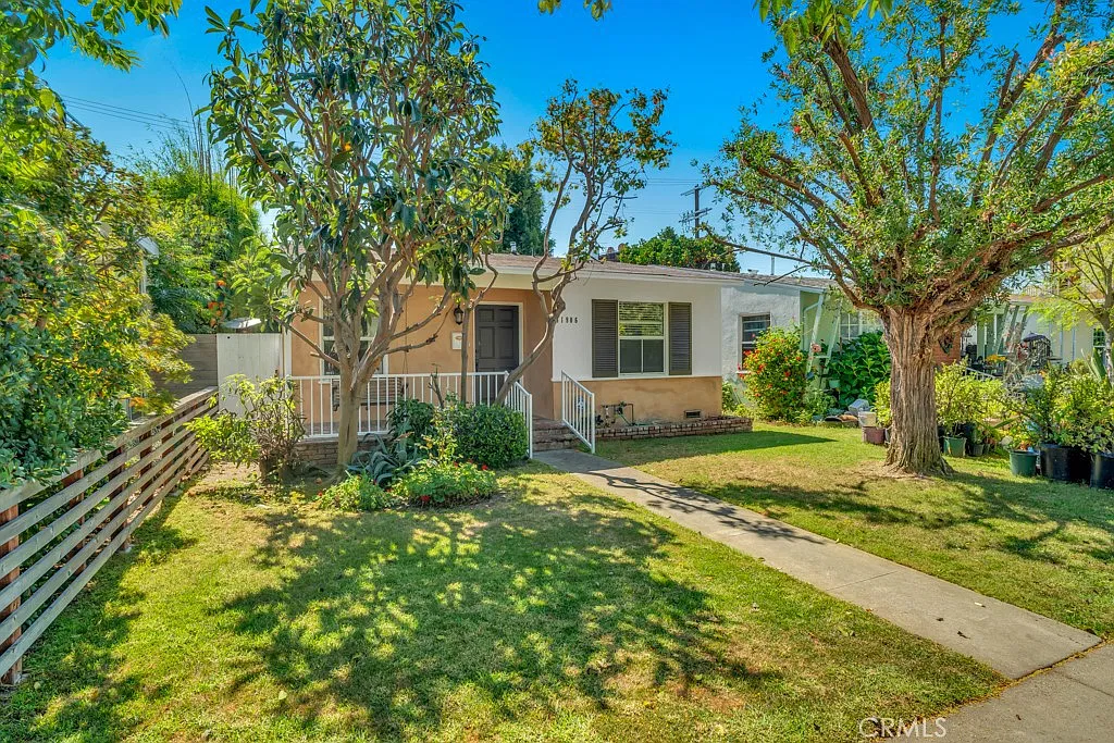 3 bed, 2.5 bath, 1932 sqft, $5,450 — Photo 1