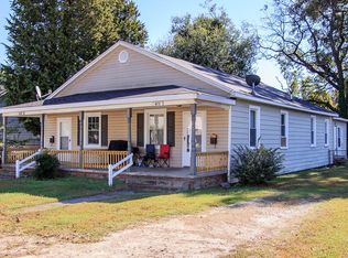 413 Dick Ewell Ave, Colonial Heights, VA 23834