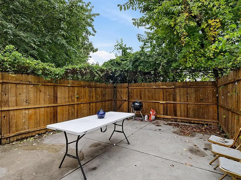 1718 N Gratz St — Photo 25