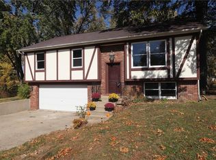 225 W Cedar St, Cowden, IL 62422
