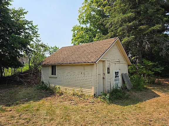 3rd image of 300 N Algoma St