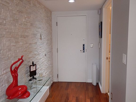 2nd image of 3225 Franklin Ave APT 306