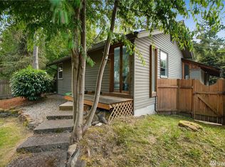 9521 Sand Point Way NE, Seattle, WA 98115