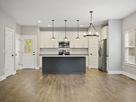 2nd image of 502 Cumberland Ave