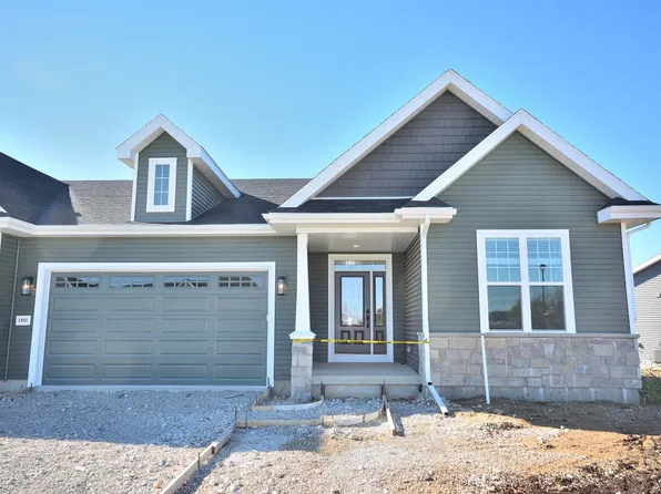 1081 Elderberry Rd, Oconomowoc, WI 53066