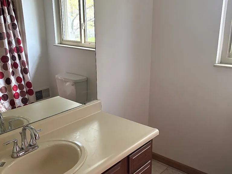 759 Geneva Rd — Photo 8