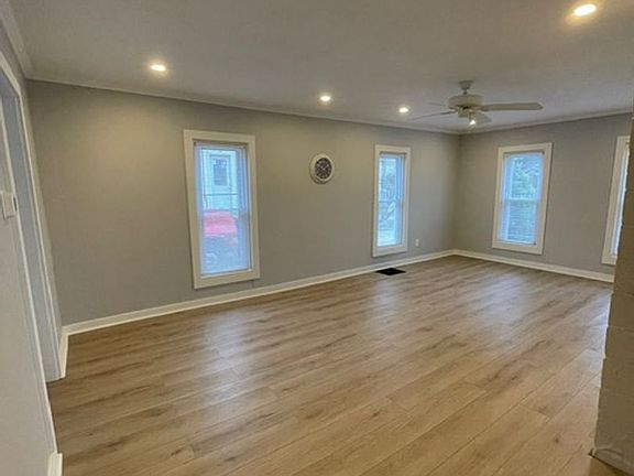 5th image of 630 4th St NW