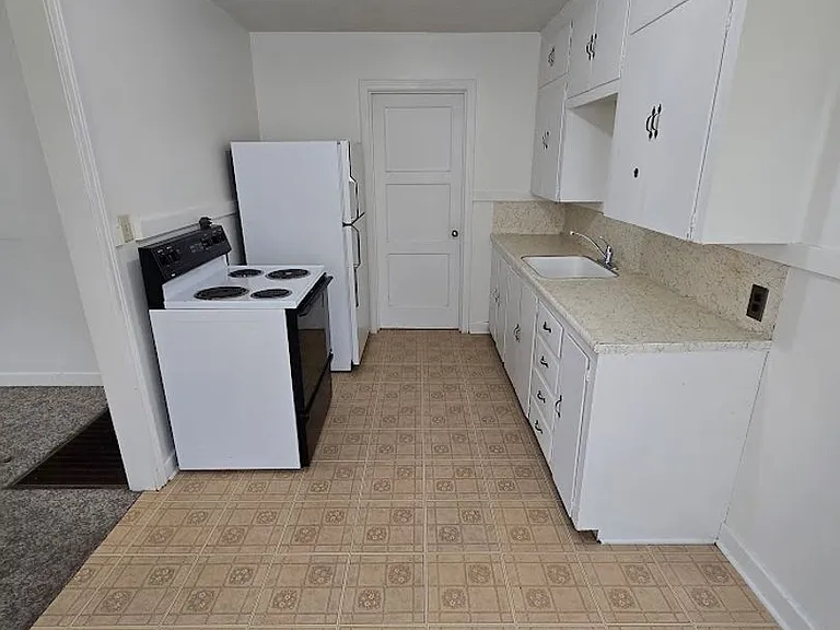 536 Garfield 1819 #6 — Photo 2