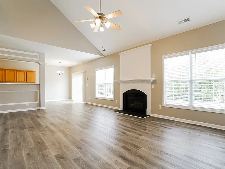 8115 Willowglen Dr — Photo 4