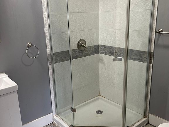 5th image of 2142 N Percy St