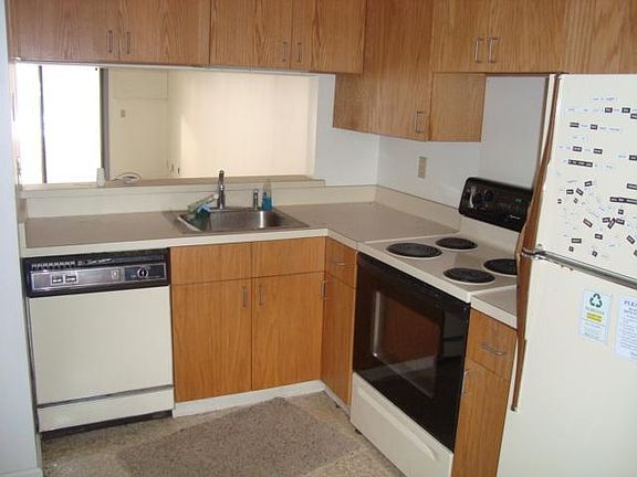 2nd image of 72 Eaton Lane #72