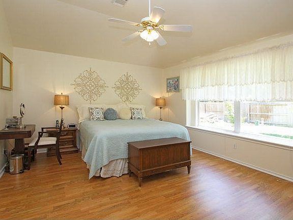 5th image of 3030 Fall Way Dr