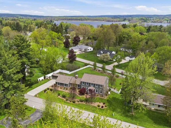 117 S Skytop Rd, Edinboro, PA 16412