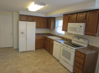 8 Dandelion Ln, Wallkill, NY 12589