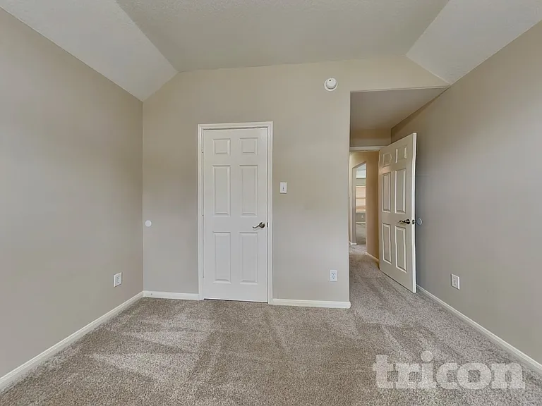 8523 W Highlands Xing — Photo 13