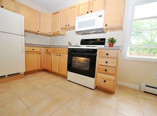 63 Hyde St APT 1, Burlington, VT 05401
