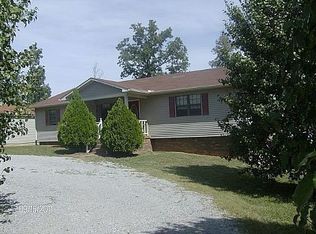 1155 Herbert Gallian Dr, Waynesboro, TN 38485
