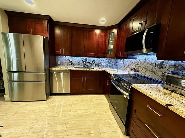 5520 Coach House Cir — Photo 3
