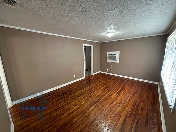 2nd image of 701 4th St