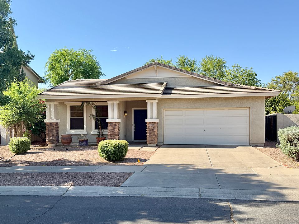 1st image of 1341 E Strawberry Dr