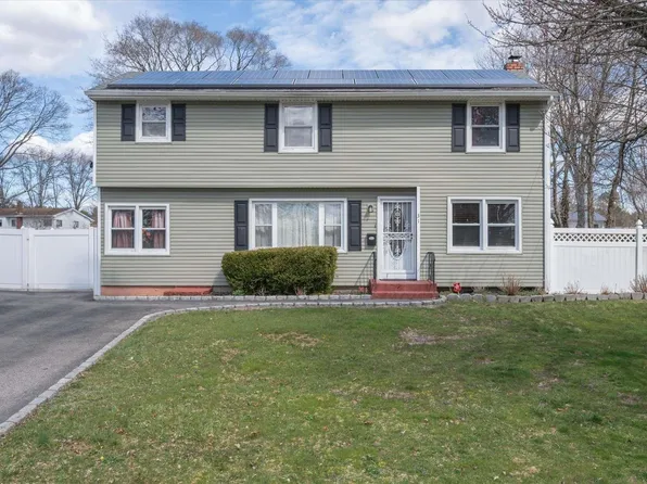 31 Bruce Lane, Brentwood, NY 11717