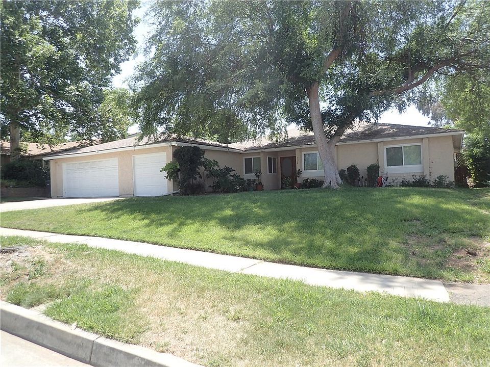 1st image of 924 Eastwood St