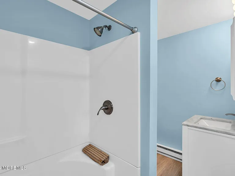 710 Beach Ave #3 — Photo 12