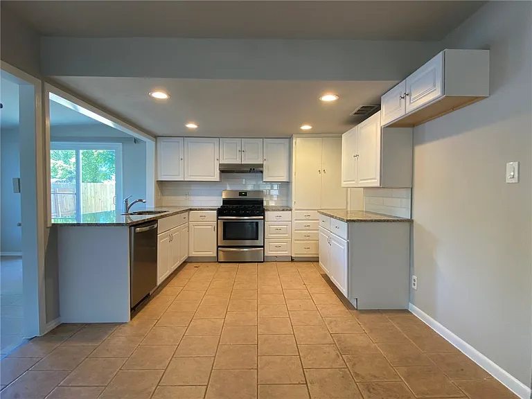 7000 Bryn Mawr Cv — Photo 21