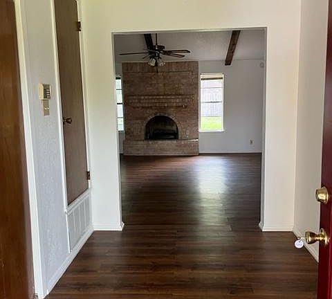 2nd image of 4602 Weiskopf Ln