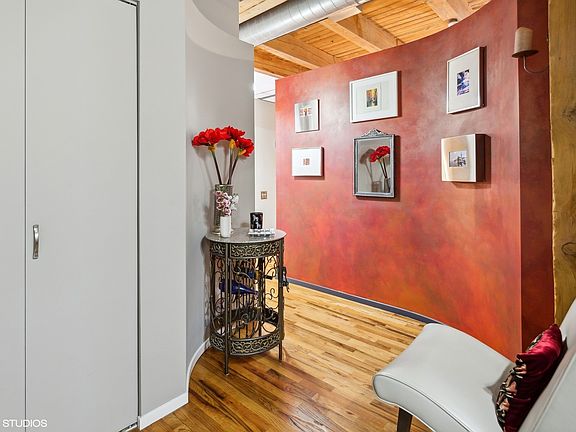 2nd image of 728 W Jackson Blvd APT 319