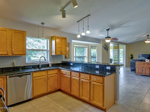 5th image of 13085 87th St