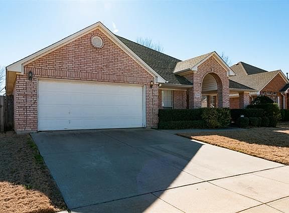 2nd image of 3958 Wisteria Ln