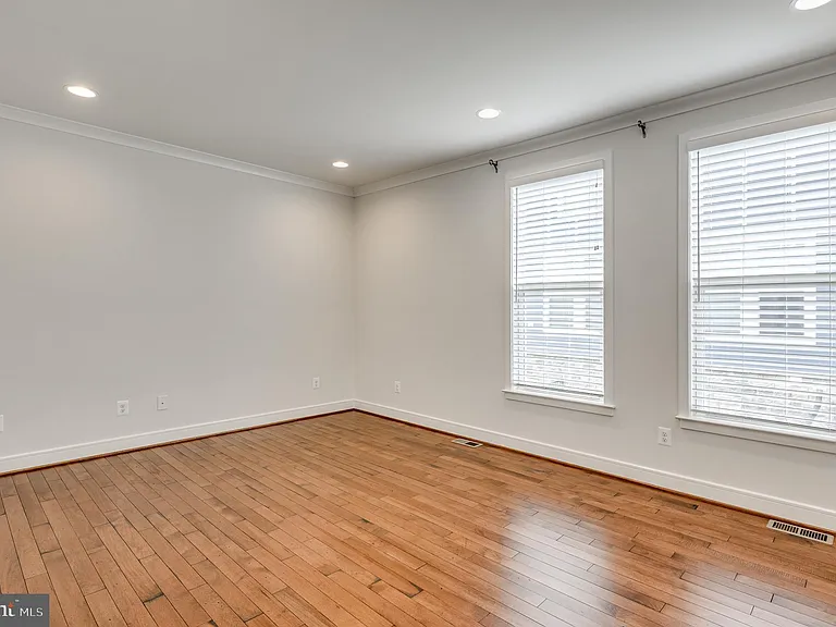 1118 Akan St SE — Photo 18