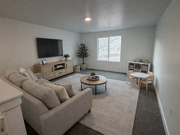 5th image of 305 E Levengrove Dr