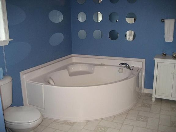5th image of 205 Florence Ct