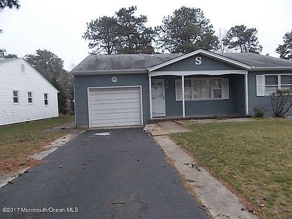 3rd image of 44 Millbrook Dr