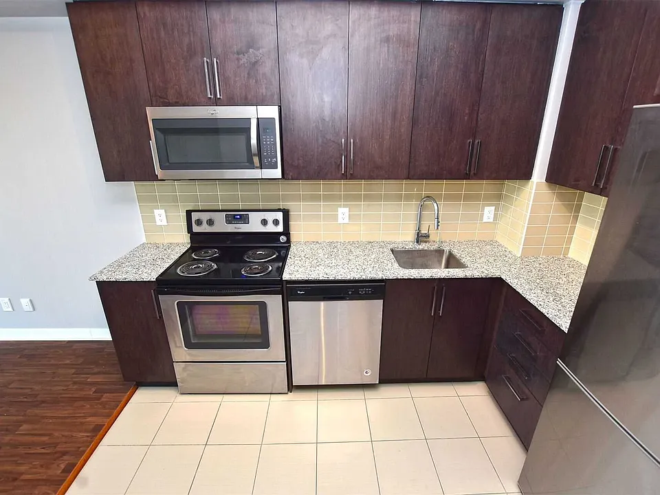 840 Queens Plate Dr #506