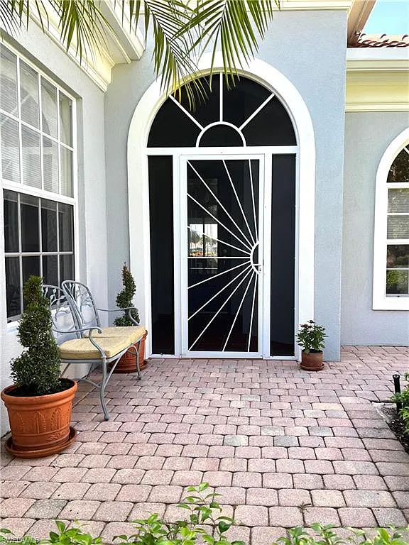 3 bed, 2.0 bath, 1983 sqft, $4,500 — Photo 3