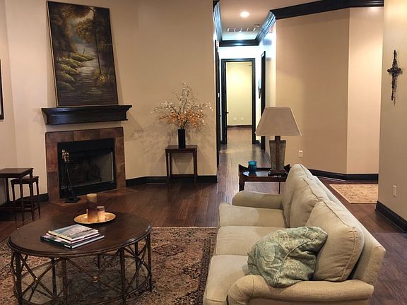 3rd image of 912 Middlebrook Cir #C
