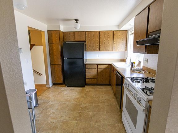 3rd image of 4414 33rd St NE