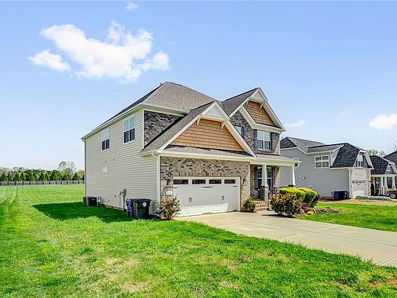 3rd image of 343 Brinkley Cir